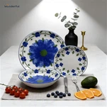 Cudowny zestaw ceramicznych naczyń obiadowych w niebieskie kwiaty