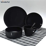 Zestaw czarnego obiadu ceramika