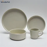 Jakie są najczęstsze motywy tłoczonej zastawy stołowej z ceramiki?