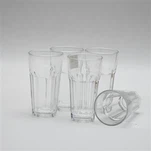 Zestaw imprezowy z przezroczystych szklanek do napojów